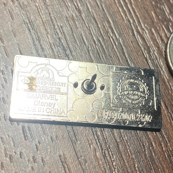 Disneyland Shanghai Marvel Hulk Fist Rage Rectangle Pin 2020 - Picture 4 of 5